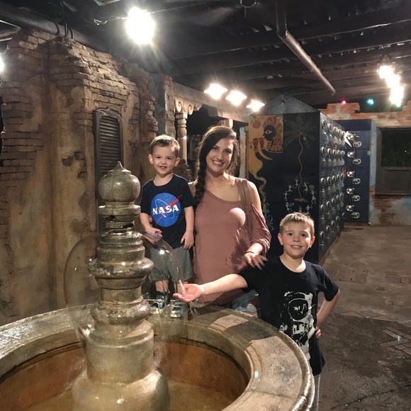 Meet your Posher, Tessa - Picture 1 of 2